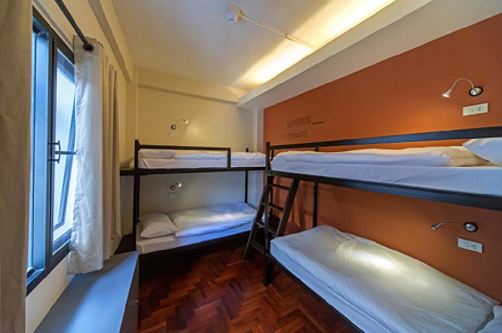 Siam Mitr Hostel Бангкок Номер фото