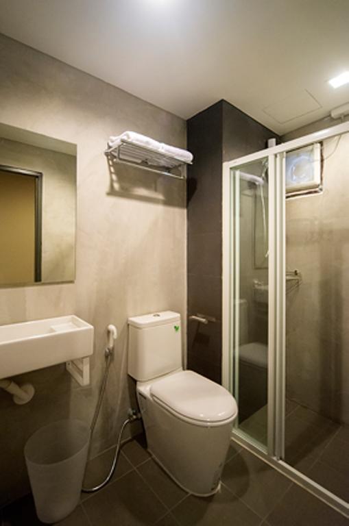 Siam Mitr Hostel Бангкок Номер фото